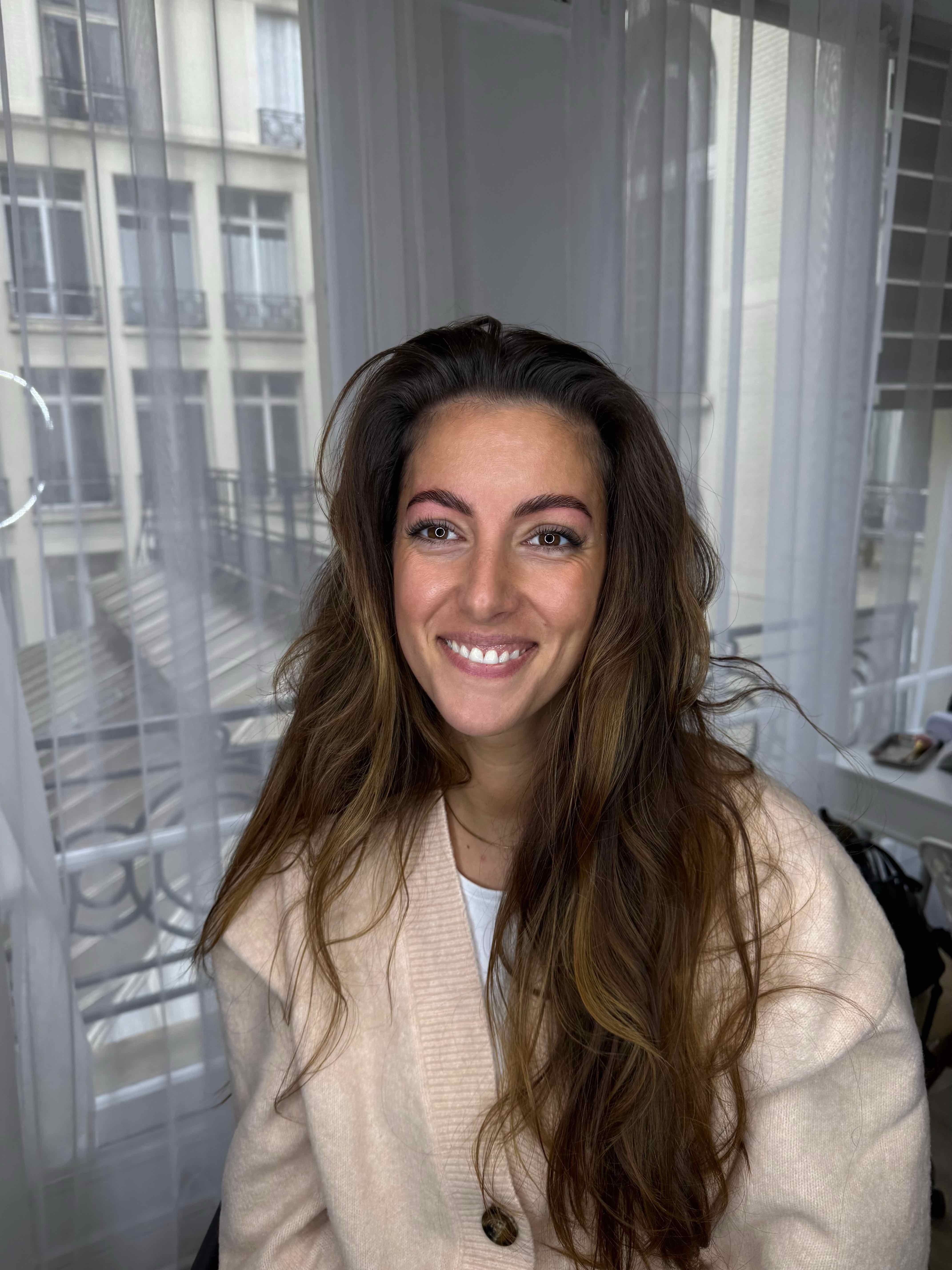 Browlift + Teinture null null rehaussement de sourcils + restructuration + teinture null null